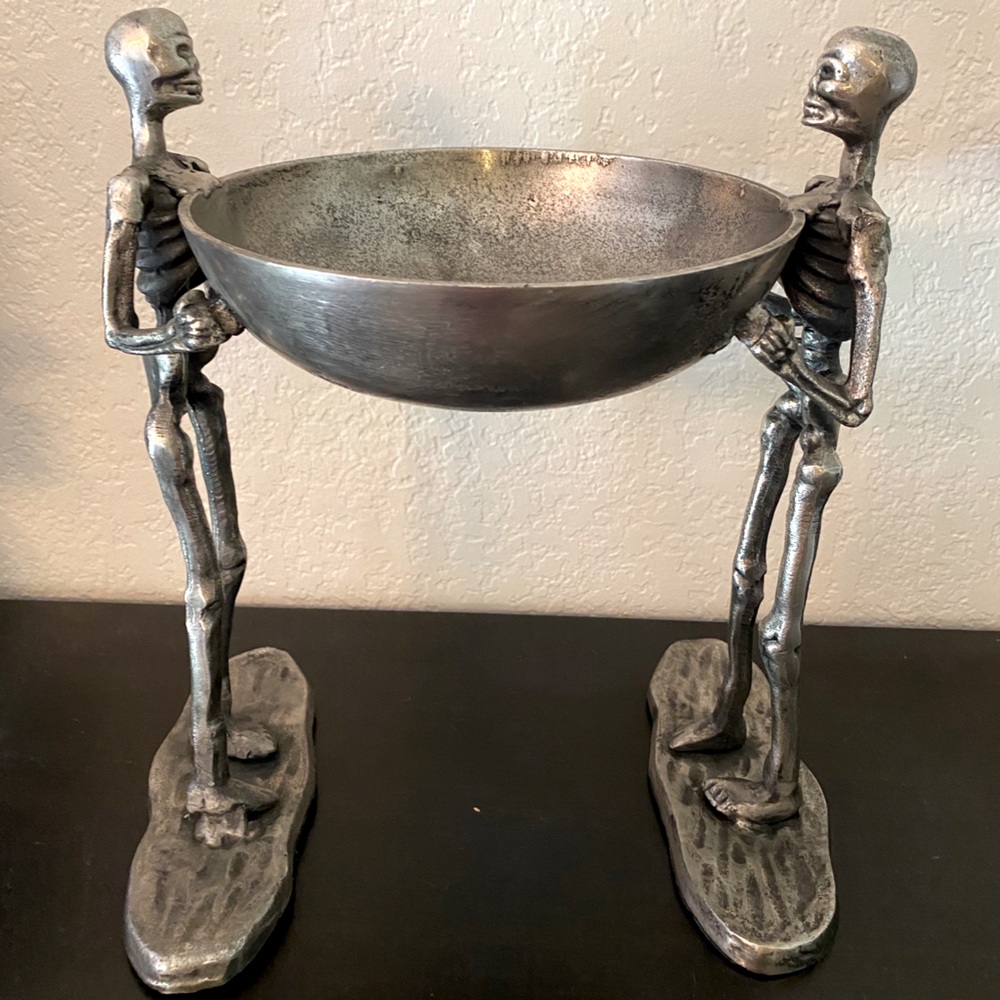 Silver Metal Skeletons Serving Bowl 15.5” 🎃👻